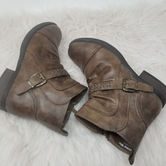 GLOBAL WIN BROWN FAUX LEATHER BOOTS. SIZE 8.5 - Picture 10 of 12